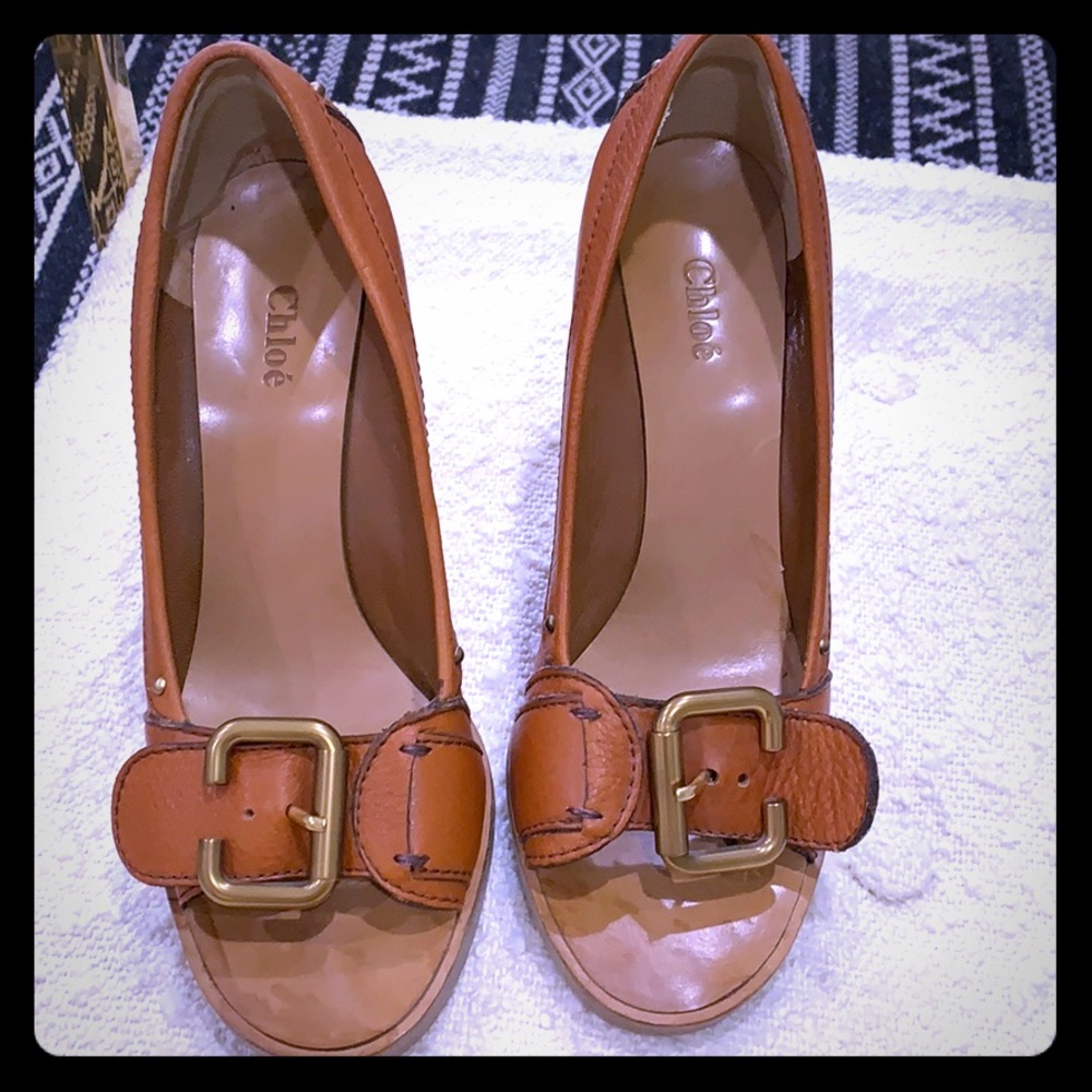 Chloe saddle brown size 38 wood platform